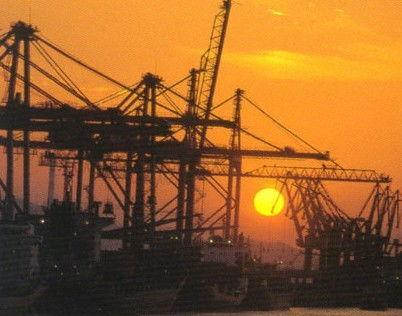 國(guo)際(ji)貨(huo)物進出(chu)口(kou)合同(tong)的常(chang)用(yong)貿(mao)易(yi)術(shu)語(yu)解(jie)析(xi)