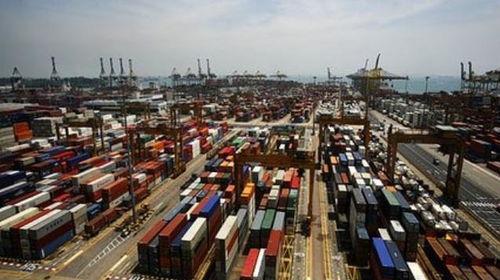 澳(ao)大利(li)亞紅(hong)酒在(zai)華(hua)遇(yu)冷(leng)，港口積壓背後(hou)的(de)貿易(yi)變局(ju)